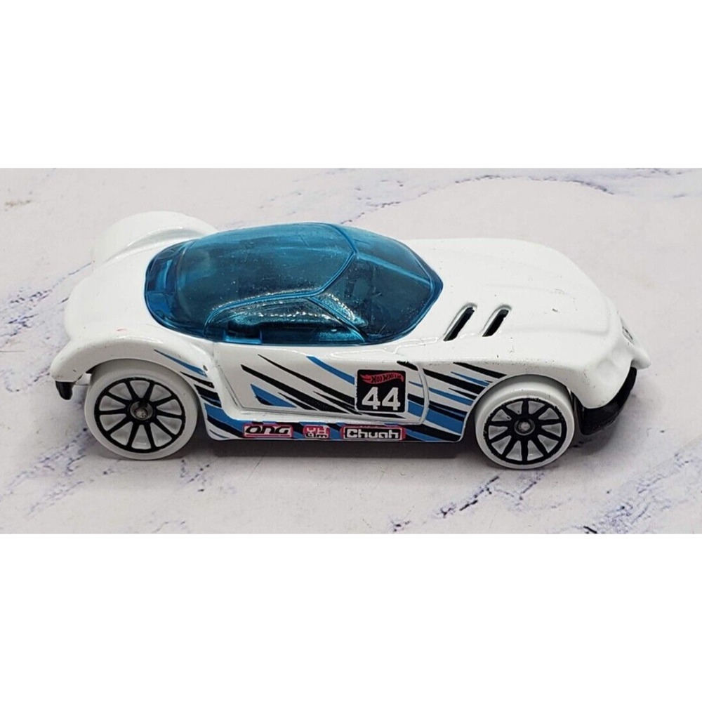 Hot Wheels Snow Stormers Series Golden Arrow White 10 Spoke 1/64 Loose from 2016